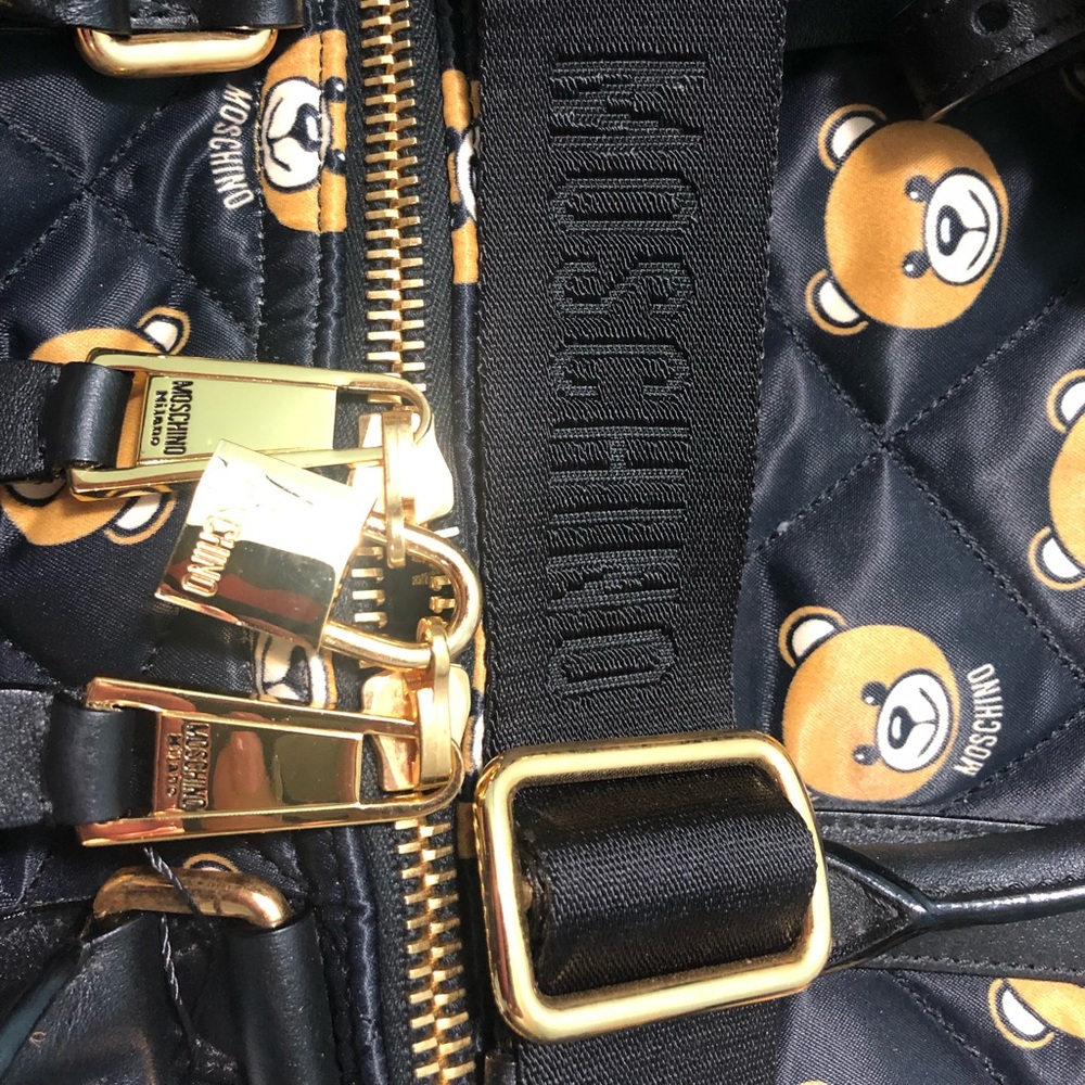 Moschino Bear Print Quilted Weekender Bag - Picture 14 of 17